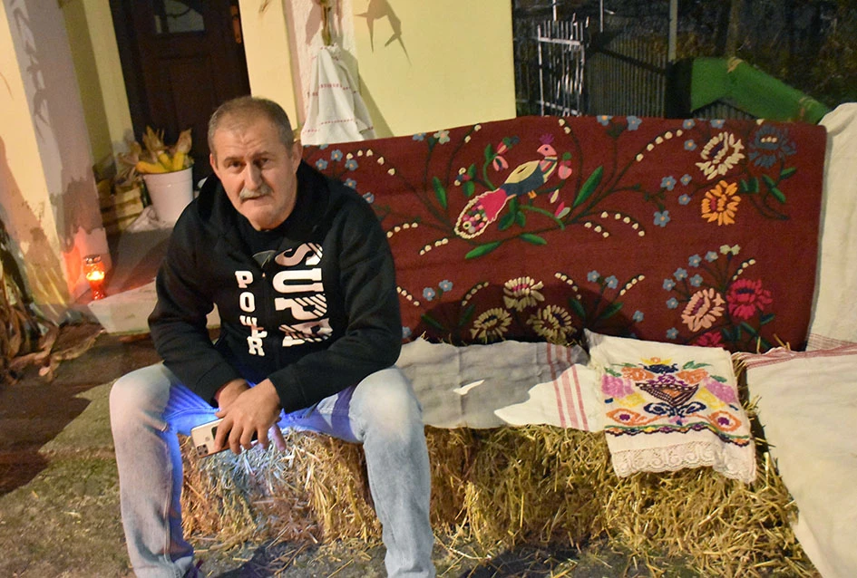 Živa povijest Štitnjaka: Dan mrtvih spaja generacije uz vatru, pjesmu i jedinstvene običaje