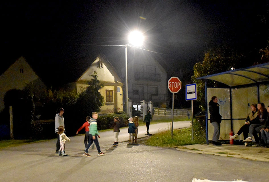 Živa povijest Štitnjaka: Dan mrtvih spaja generacije uz vatru, pjesmu i jedinstvene običaje