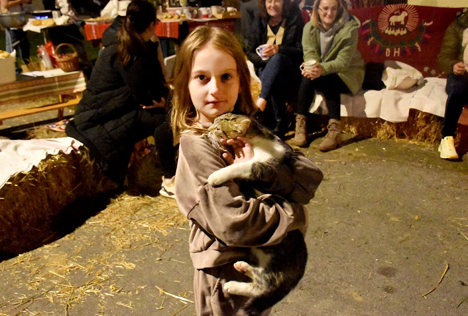 Živa povijest Štitnjaka: Dan mrtvih spaja generacije uz vatru, pjesmu i jedinstvene običaje