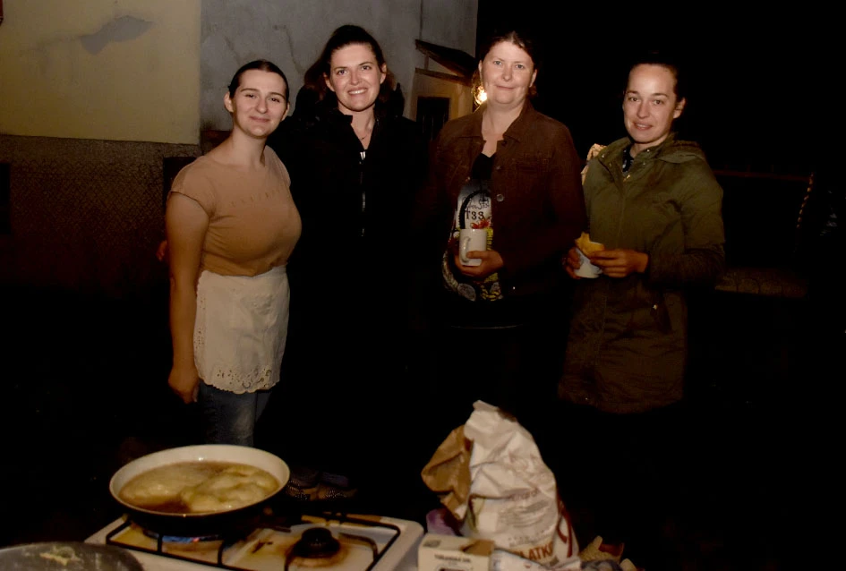 Živa povijest Štitnjaka: Dan mrtvih spaja generacije uz vatru, pjesmu i jedinstvene običaje