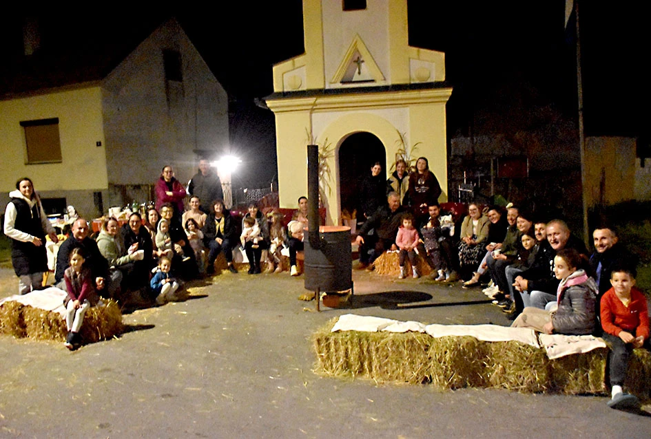 Živa povijest Štitnjaka: Dan mrtvih spaja generacije uz vatru, pjesmu i jedinstvene običaje