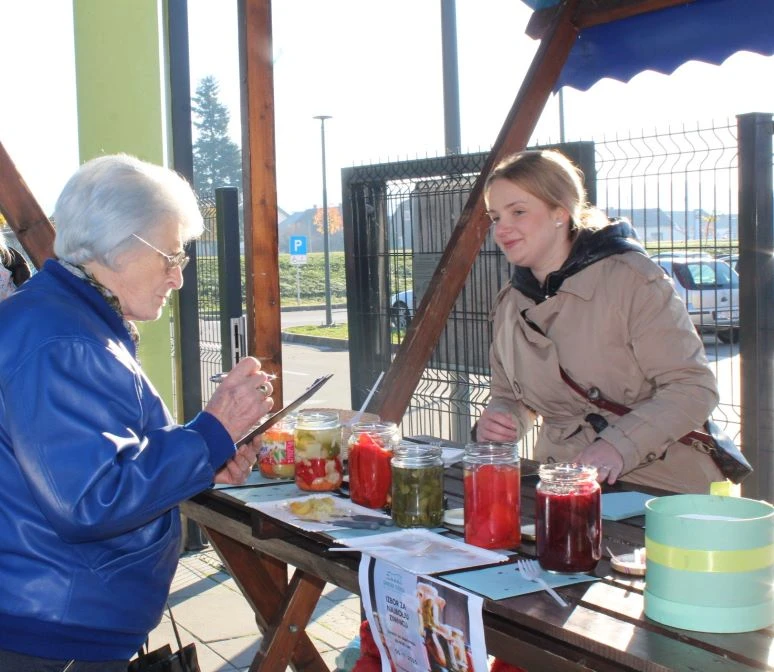 Najbolju zimnicu pripremile Vesna Kamber iz Dervišage i Kristina Budić iz Ciglenika