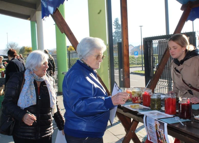 Najbolju zimnicu pripremile Vesna Kamber iz Dervišage i Kristina Budić iz Ciglenika