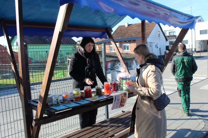 Najbolju zimnicu pripremile Vesna Kamber iz Dervišage i Kristina Budić iz Ciglenika