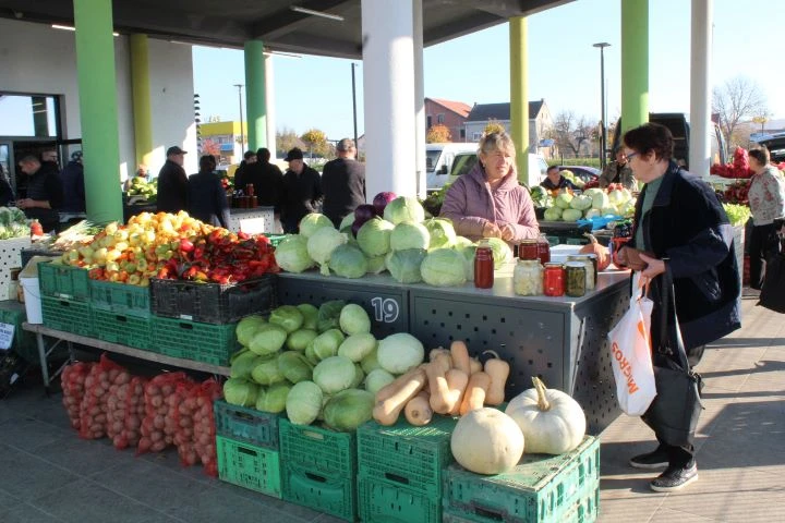 Najbolju zimnicu pripremile Vesna Kamber iz Dervišage i Kristina Budić iz Ciglenika