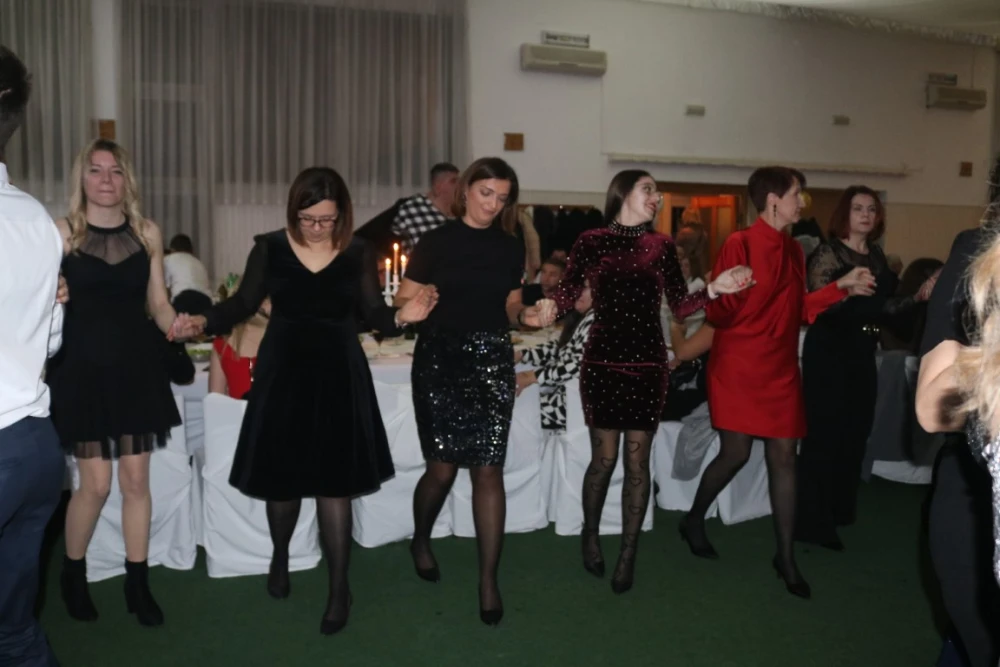 DOČEK 2026. U BIJELOJ KUĆI: Sanja Đorđević, grupa Kings i Branko Polić garantiraju dobru zabavu novogodišnje noći