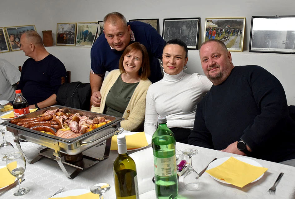 Rahela i Gordana vinske kume požeški vinara