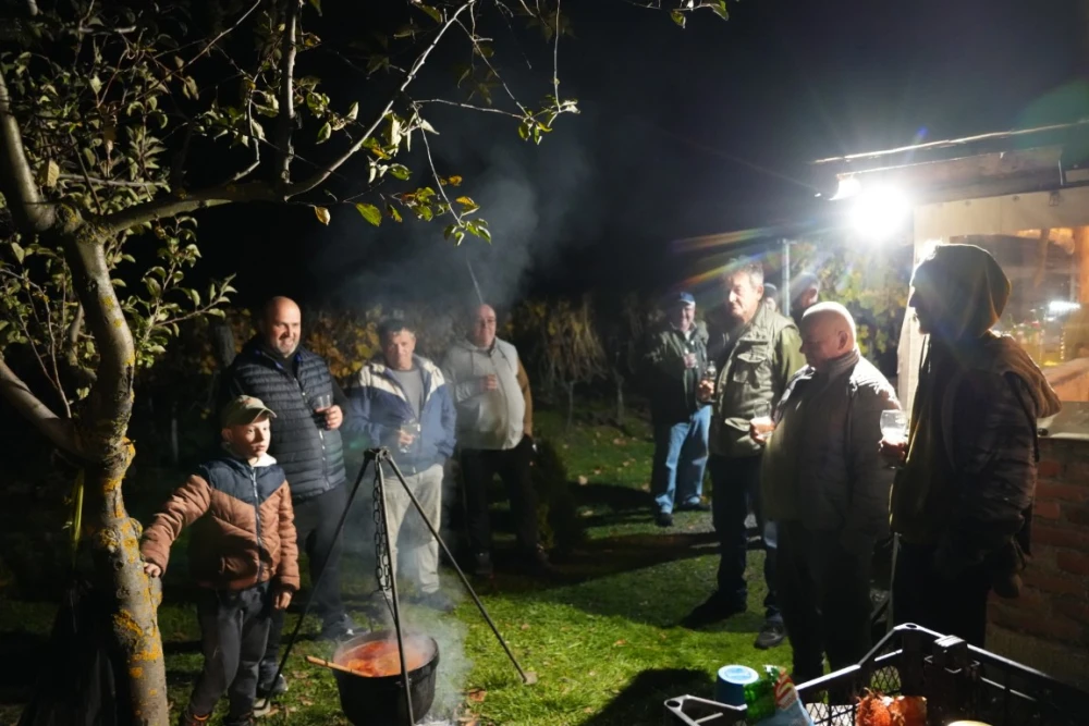 Hrnjevački vinogradari proslavili završetak berbe – vino, prijateljstvo i slavonska duša