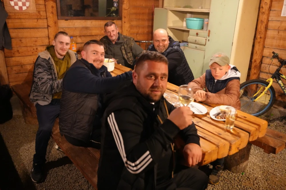 Hrnjevački vinogradari proslavili završetak berbe – vino, prijateljstvo i slavonska duša