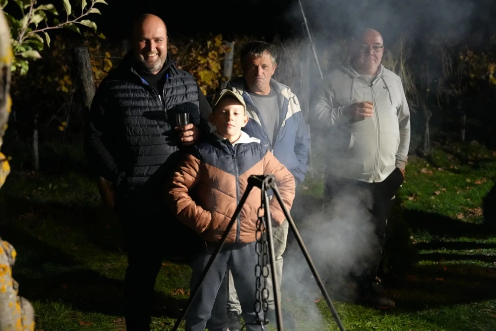 Hrnjevački vinogradari proslavili završetak berbe – vino, prijateljstvo i slavonska duša