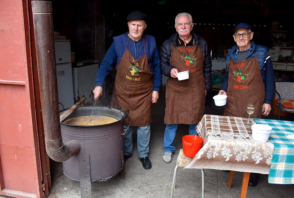 Od skromnog okupljanja do međunarodne fešte planinara i vinoljubaca - proslvavljeno jubilarno Martinje u obitelji Krsnik