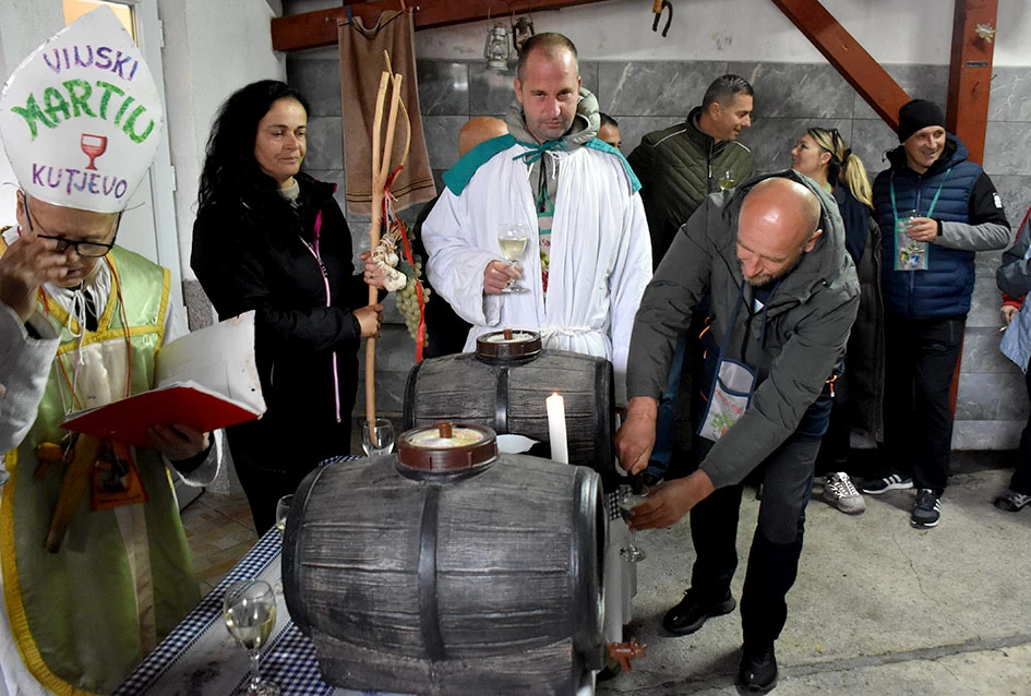 Od skromnog okupljanja do međunarodne fešte planinara i vinoljubaca - proslvavljeno jubilarno Martinje u obitelji Krsnik