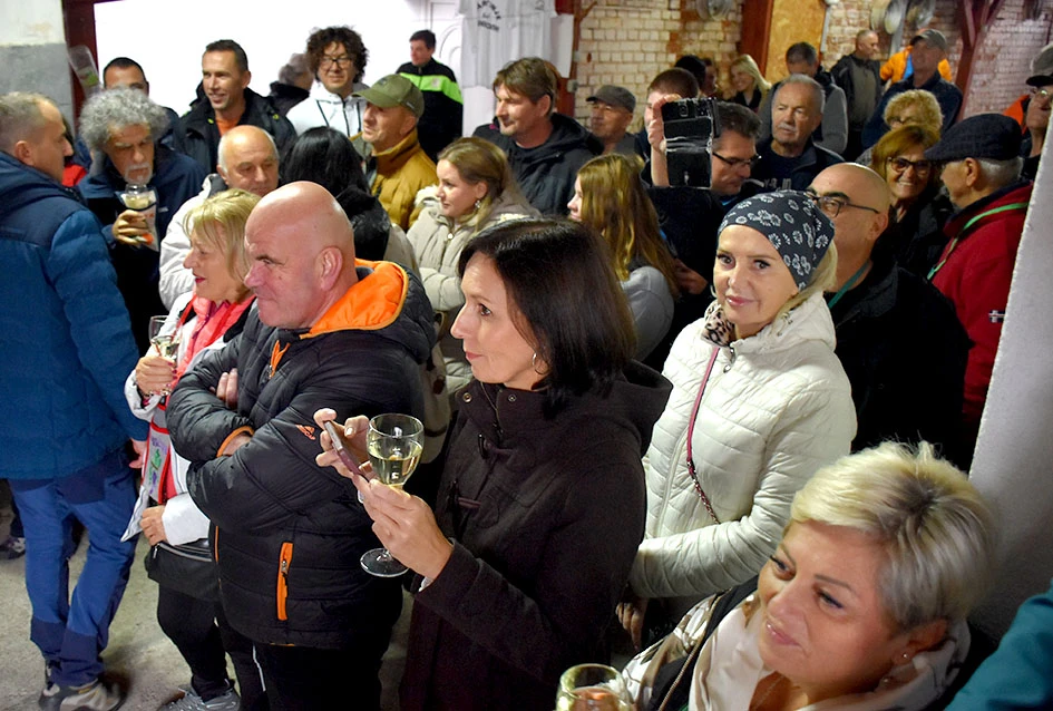 Od skromnog okupljanja do međunarodne fešte planinara i vinoljubaca - proslvavljeno jubilarno Martinje u obitelji Krsnik