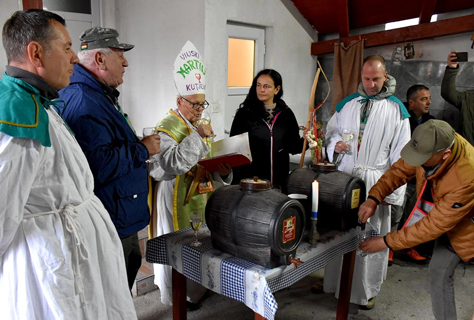 Od skromnog okupljanja do međunarodne fešte planinara i vinoljubaca - proslvavljeno jubilarno Martinje u obitelji Krsnik