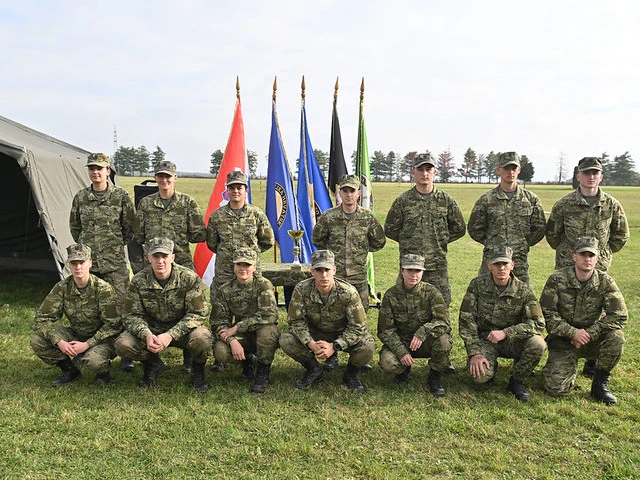 Ročnica Marija Barbarić i ročnik Antonio Šarčević najbolji na natjecanju dragovoljnih ročnika u požeškoj vojarni 