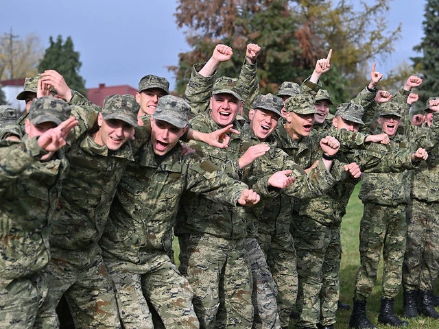 Ročnica Marija Barbarić i ročnik Antonio Šarčević najbolji na natjecanju dragovoljnih ročnika u požeškoj vojarni 