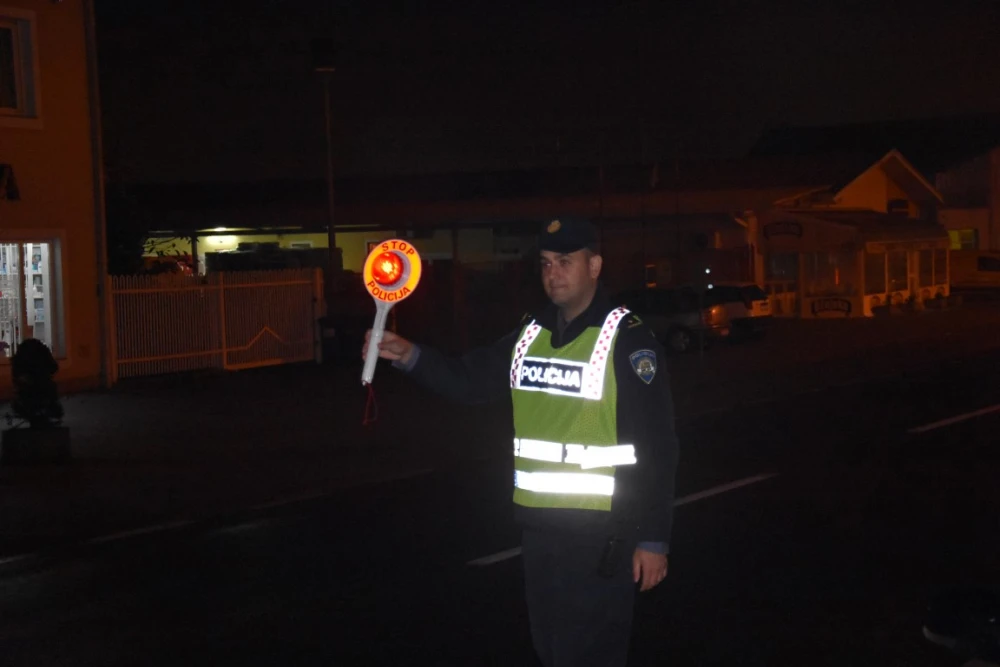 Pijan i bez vozačke ponovno za volanom – policija u Vetovu zaustavila 37-godišnjaka s 2,26 promila alkohola