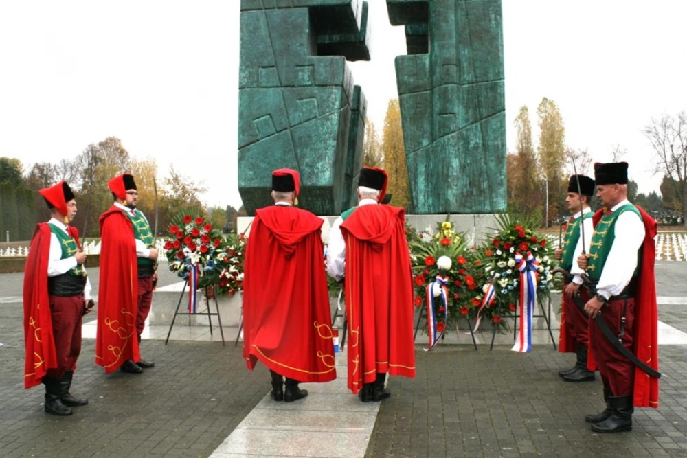 Postrojba Trenkovi panduri u posjetu Vukovaru
