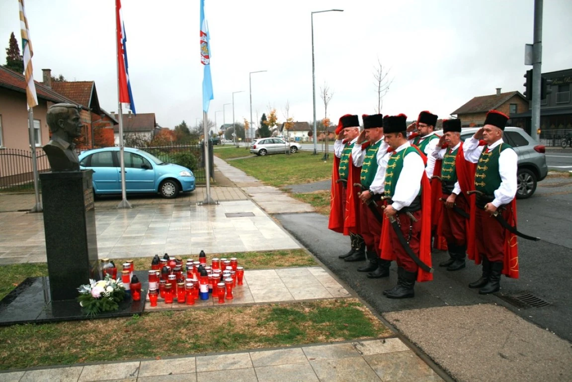 Postrojba Trenkovi panduri u posjetu Vukovaru