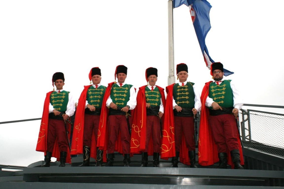 Postrojba Trenkovi panduri u posjetu Vukovaru