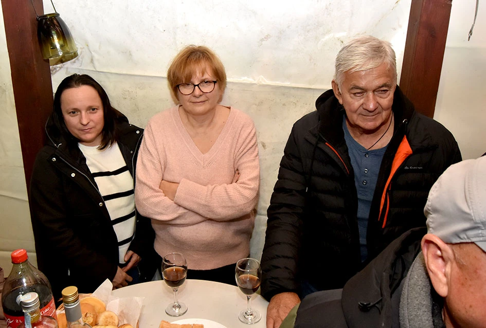 Požeška poduzetnica Ivanka Dodiković proslavila Martinje; Vlado Bauer predvodio obred, kumovi Franjo Lucić i Marinko Markota