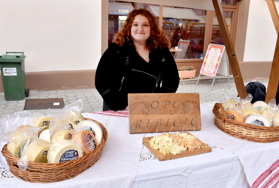 JESEN U POŽEGI: štandovi puni domaćih okusa i tradicionalno krštenje mošta