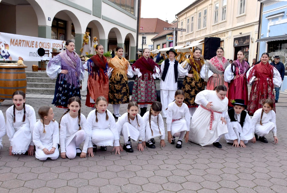 JESEN U POŽEGI: štandovi puni domaćih okusa i tradicionalno krštenje mošta