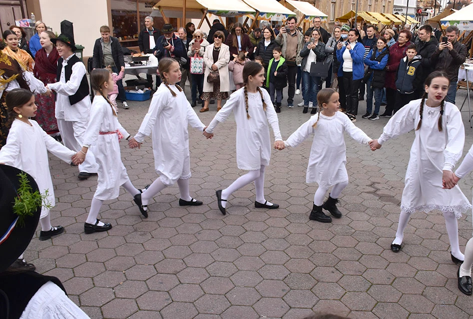 JESEN U POŽEGI: štandovi puni domaćih okusa i tradicionalno krštenje mošta