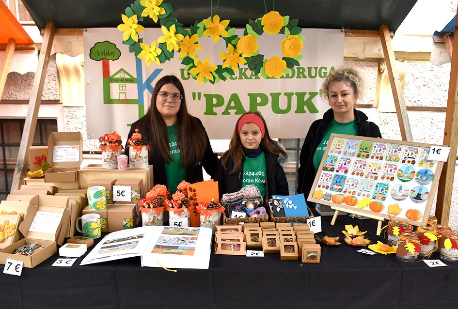 JESEN U POŽEGI: štandovi puni domaćih okusa i tradicionalno krštenje mošta