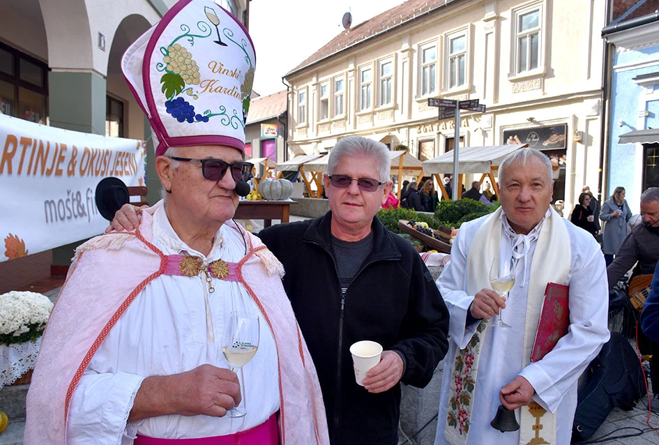 JESEN U POŽEGI: štandovi puni domaćih okusa i tradicionalno krštenje mošta