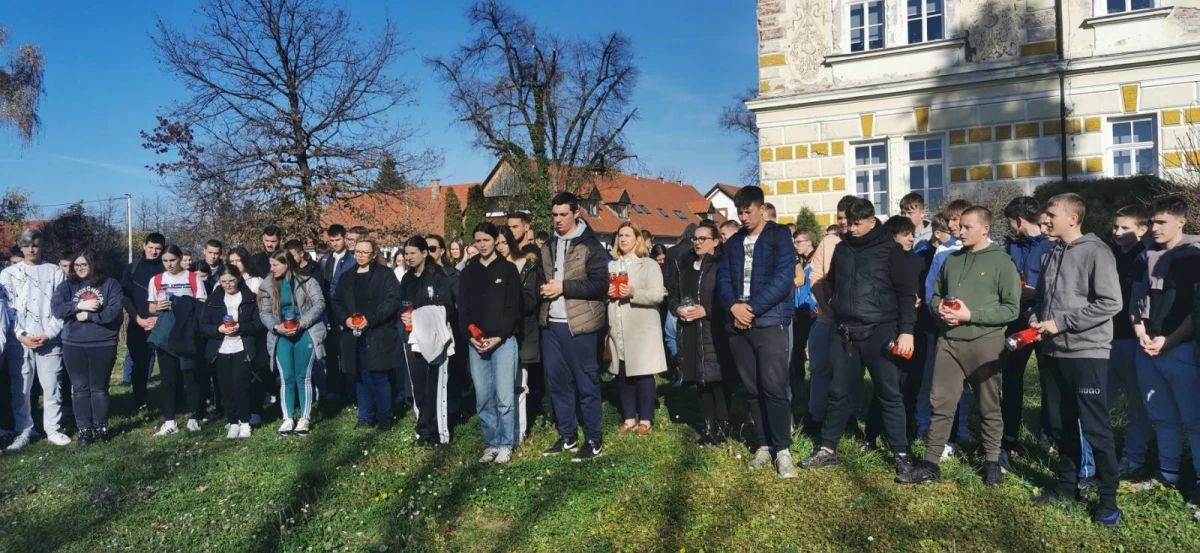 U tišini sjećanja: Poljoprivredno-prehrambena škola odala počast Vukovaru i Škabrnji