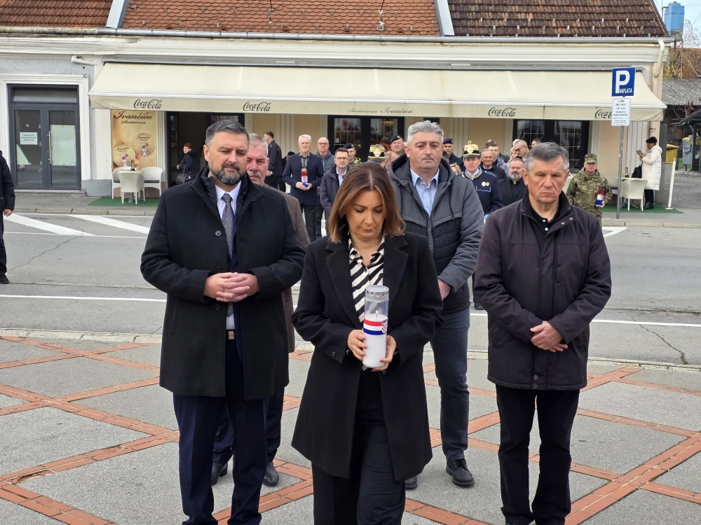 POŽEGA U ZNAKU PIJETETA: Požežani se poklonili žrtvama Vukovara, Škabrnje i svim braniteljima Domovine