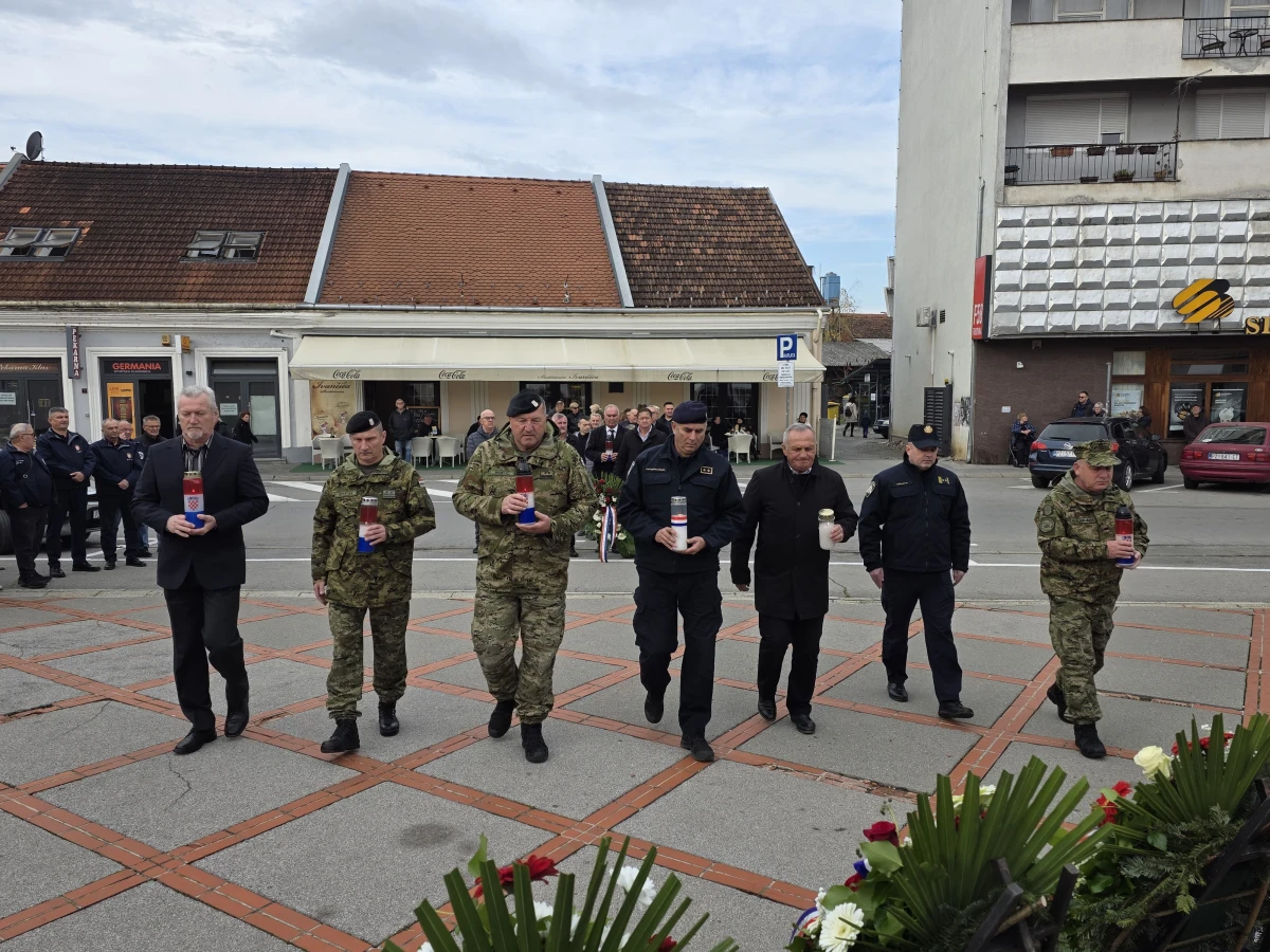 POŽEGA U ZNAKU PIJETETA: Požežani se poklonili žrtvama Vukovara, Škabrnje i svim braniteljima Domovine