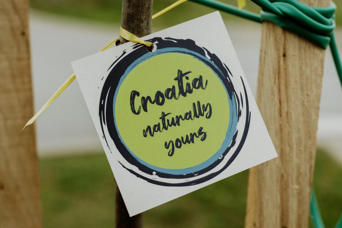 Novi dah održivosti u Kutjevu: Zasađene sadnice javora u sklopu nacionalnog projekta