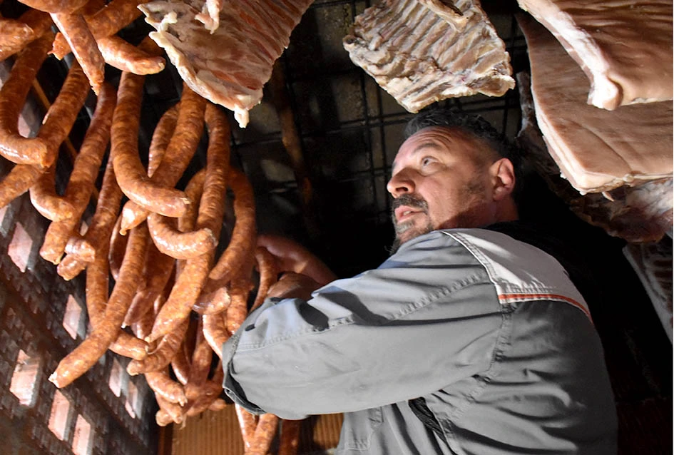 Požeški vinogradar Branko Smolić: Tradicionalno kolinje na Svetoj Jeleni uz pjesmu i mladu graševinu