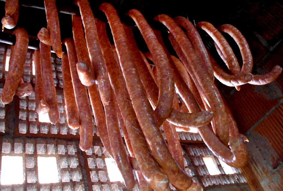 Požeški vinogradar Branko Smolić: Tradicionalno kolinje na Svetoj Jeleni uz pjesmu i mladu graševinu