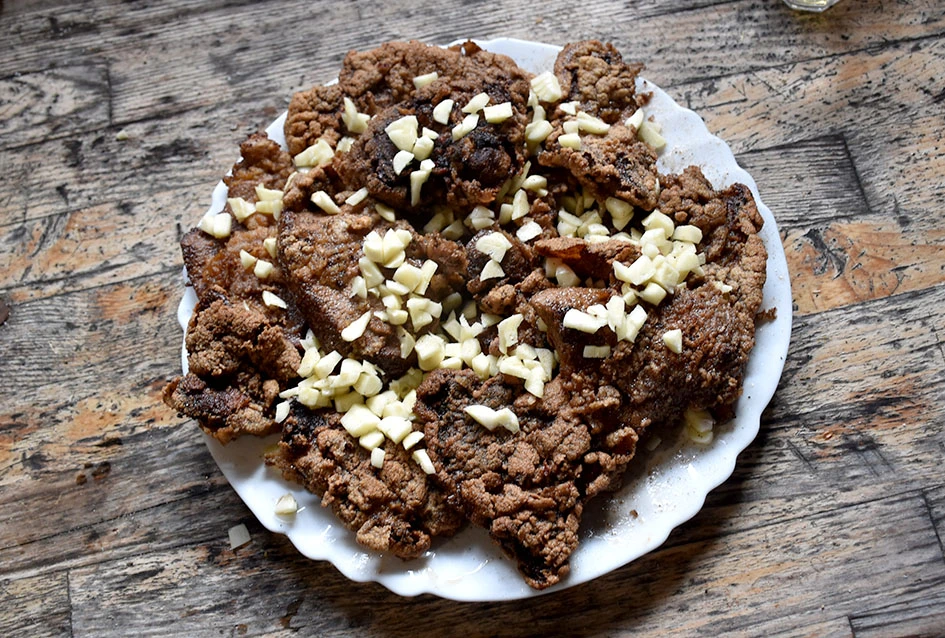 Požeški vinogradar Branko Smolić: Tradicionalno kolinje na Svetoj Jeleni uz pjesmu i mladu graševinu