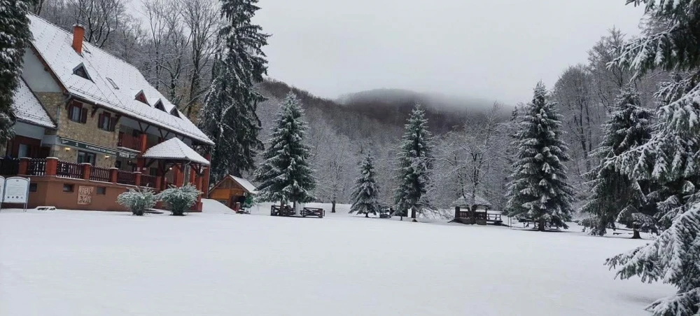 Zimska idila na Jankovcu: Bijeg u snježnu čaroliju Papuka