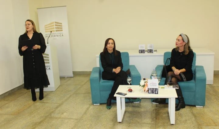 PLETERNICA: Predstavljena knjiga „Srce zvjerke“  Daliborke Carević Devernay iz Zagreba