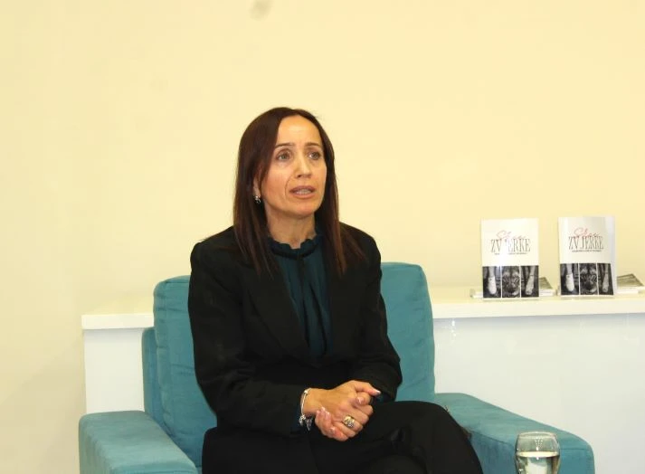 PLETERNICA: Predstavljena knjiga „Srce zvjerke“  Daliborke Carević Devernay iz Zagreba