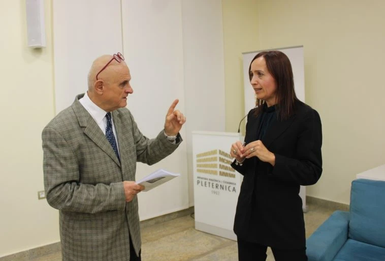 PLETERNICA: Predstavljena knjiga „Srce zvjerke“  Daliborke Carević Devernay iz Zagreba