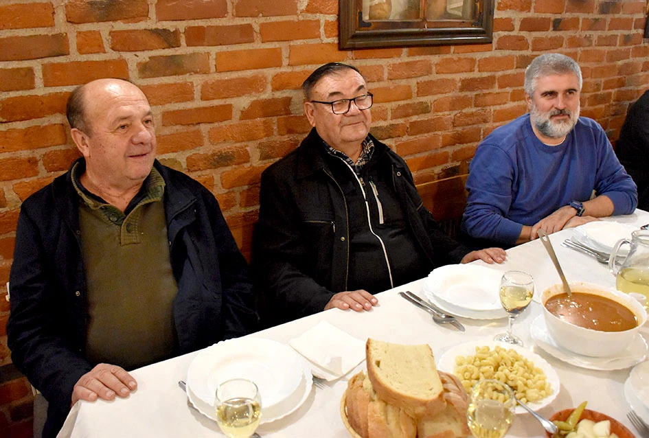 Kaptolčanin Ferdinanad Novak proslavio Martinje i prvi rođendan unučice Marte