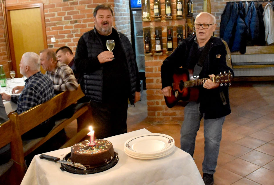 Kaptolčanin Ferdinanad Novak proslavio Martinje i prvi rođendan unučice Marte