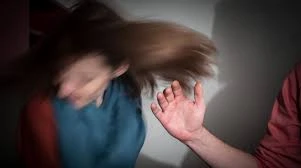 Kad susjedska galama preraste u “akcijski film”: 53-godišnjakinja napala 33-godišnjaka