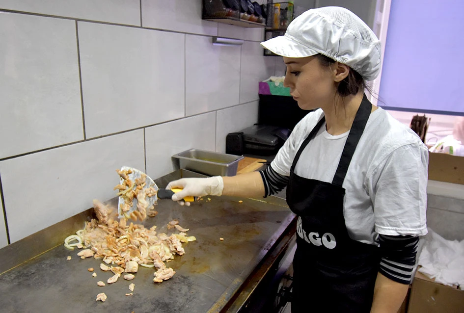 Fast food ’Indigo’ u Požegi: Mjesto gdje se dobro i obilno jede, s obitelji Milinović za kormilom