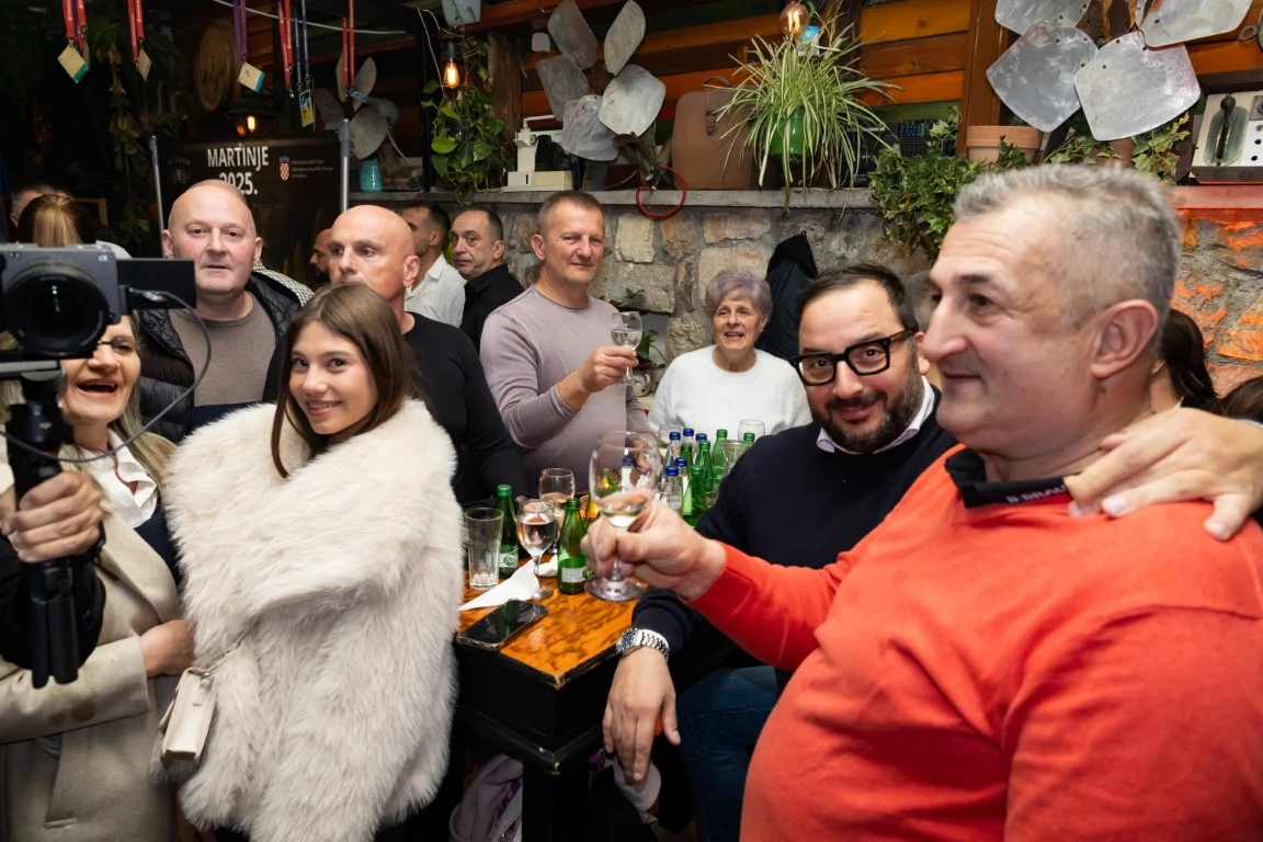 Martinje u Podgorici proslavljeno u svečanom ozračju: Vinarija Kutjevo predstavila mladu graševinu pred više od 500 uzvanika