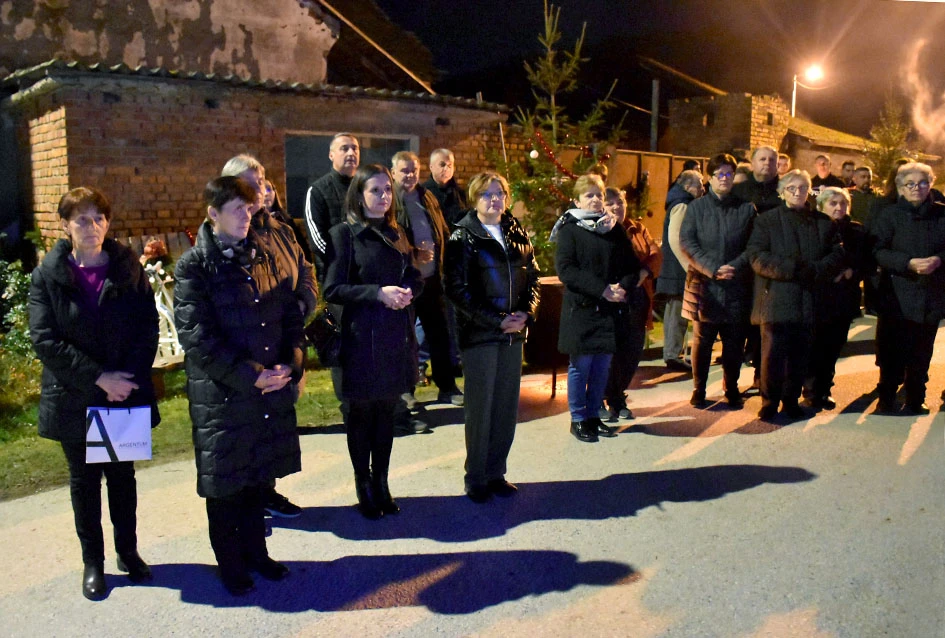 Prvi ’Advent u Vilić selu’ oduševio mještane i goste, Radošić: ’Ovo može biti dobar primjer i drugim malim sredinama’