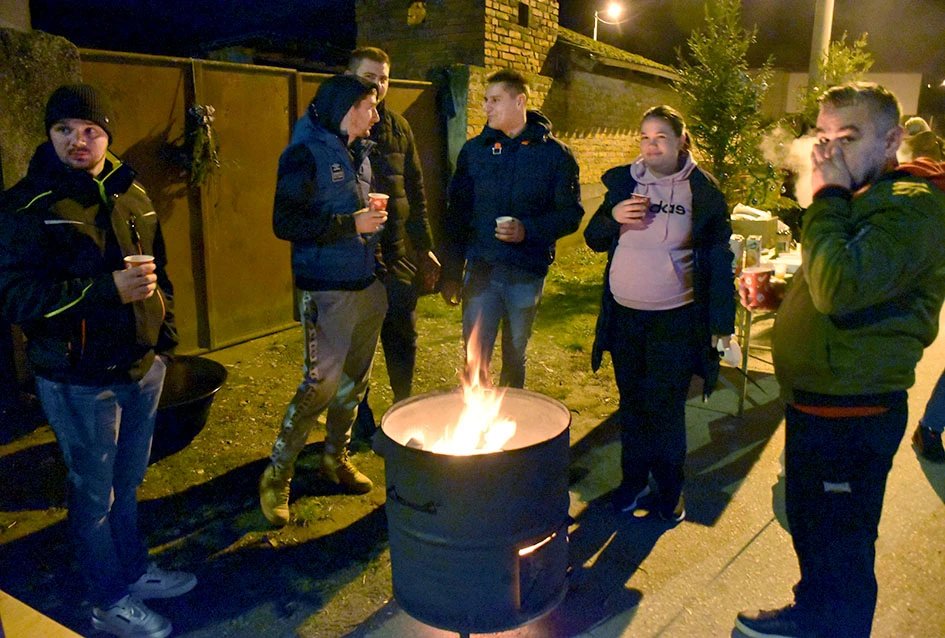 Prvi ’Advent u Vilić selu’ oduševio mještane i goste, Radošić: ’Ovo može biti dobar primjer i drugim malim sredinama’