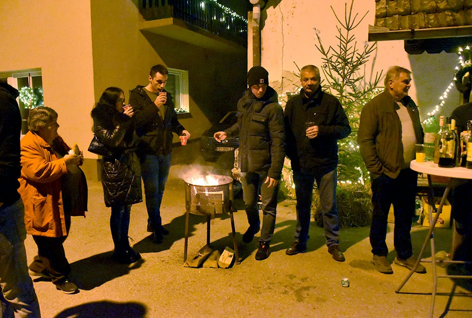 Prvi ’Advent u Vilić selu’ oduševio mještane i goste, Radošić: ’Ovo može biti dobar primjer i drugim malim sredinama’