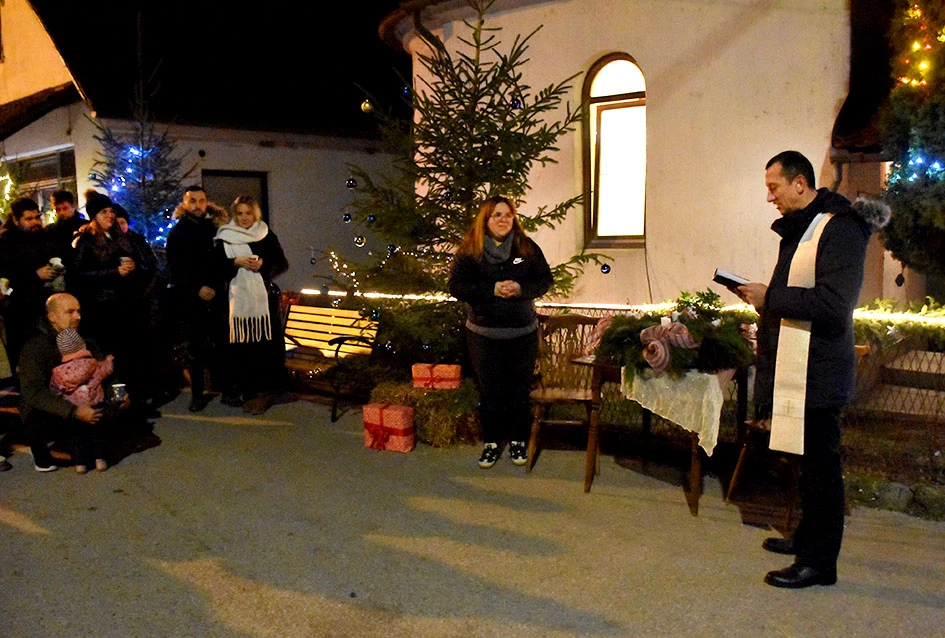 Prvi ’Advent u Vilić selu’ oduševio mještane i goste, Radošić: ’Ovo može biti dobar primjer i drugim malim sredinama’
